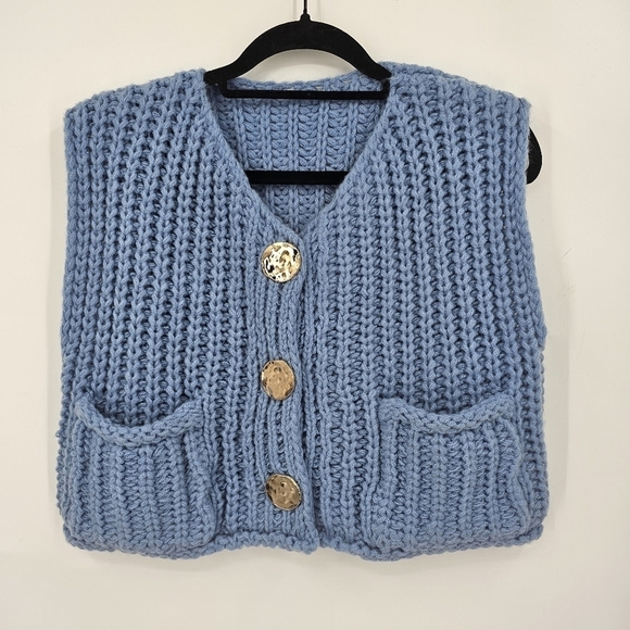 Chunky Knit Cropped Sweater Vest Light Blue Button Front Size Small - Picture 4 of 5